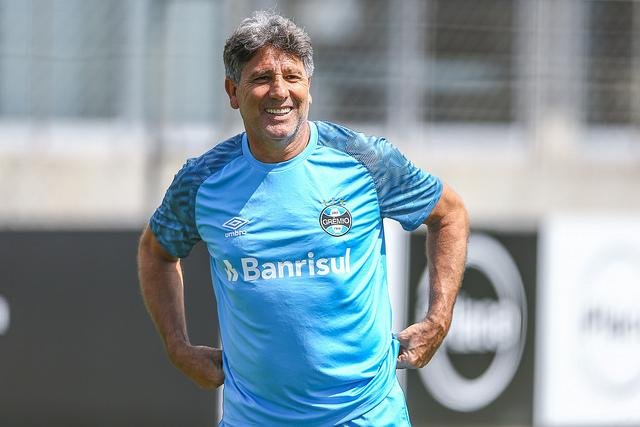 N&atilde;o abrirei m&atilde;o do meu chopp e do meu futev&ocirc;lei para ficar em sala de aula, diz Renato