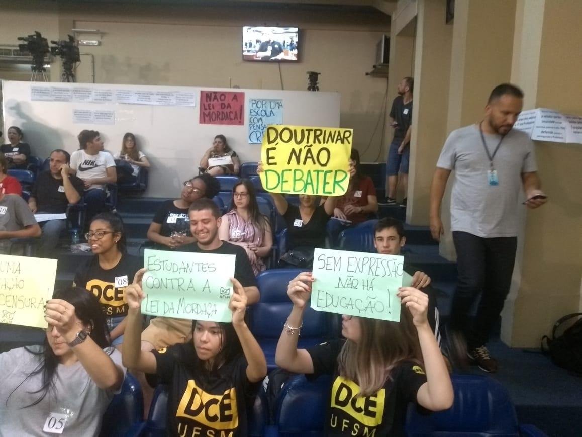 Vereadores de Santa Maria aprovaram apoio ao projeto Escola Sem Partido