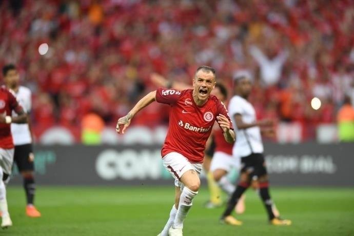 Embora n&atilde;o tenha falado sobre o interesse, D&rsquo;Alessandro n&atilde;o abriria m&atilde;o de disputar mais uma Libertadores