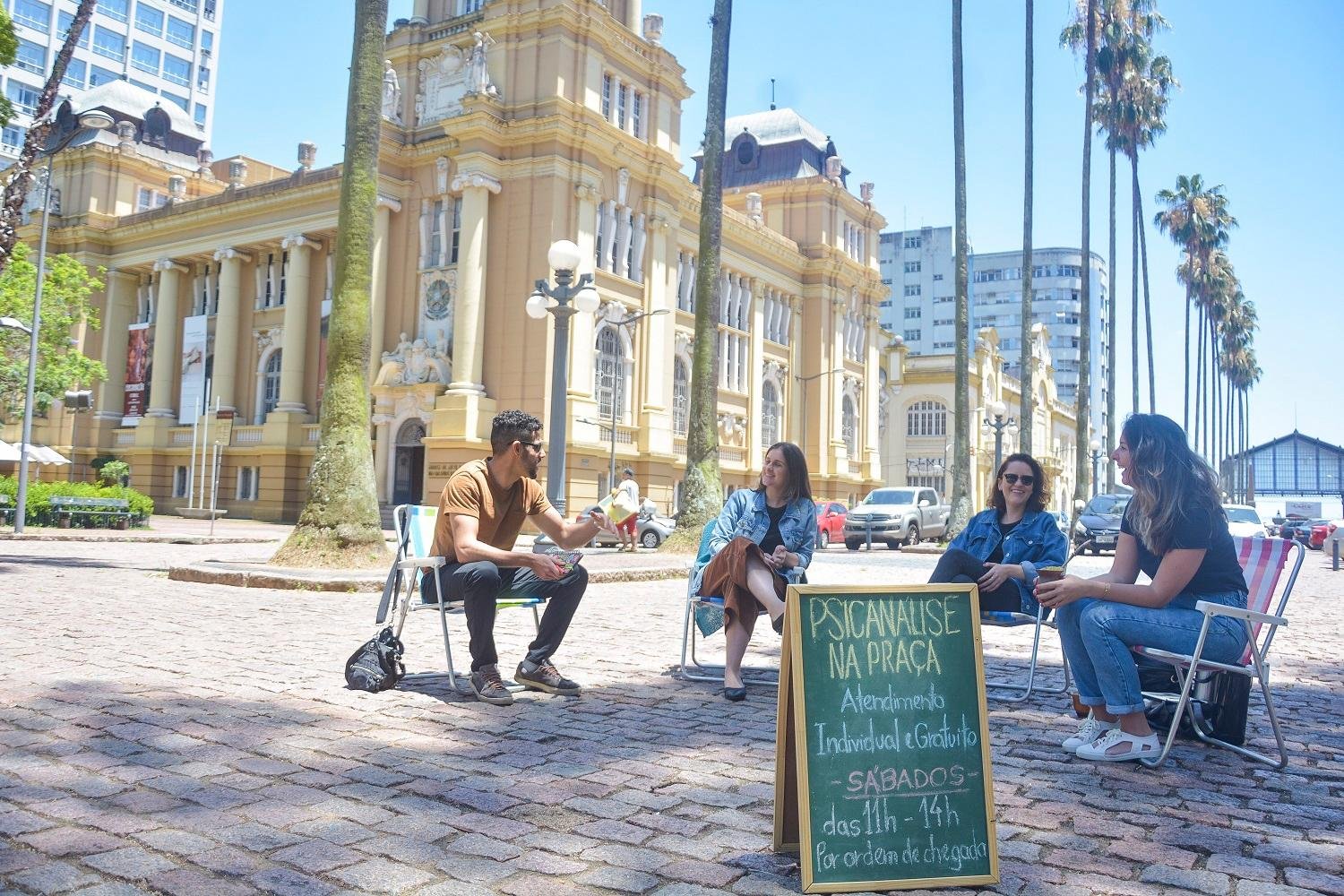 Coletivo Psican&aacute;lise na Pra&ccedil;a come&ccedil;ou a atuar no local em julho deste ano 