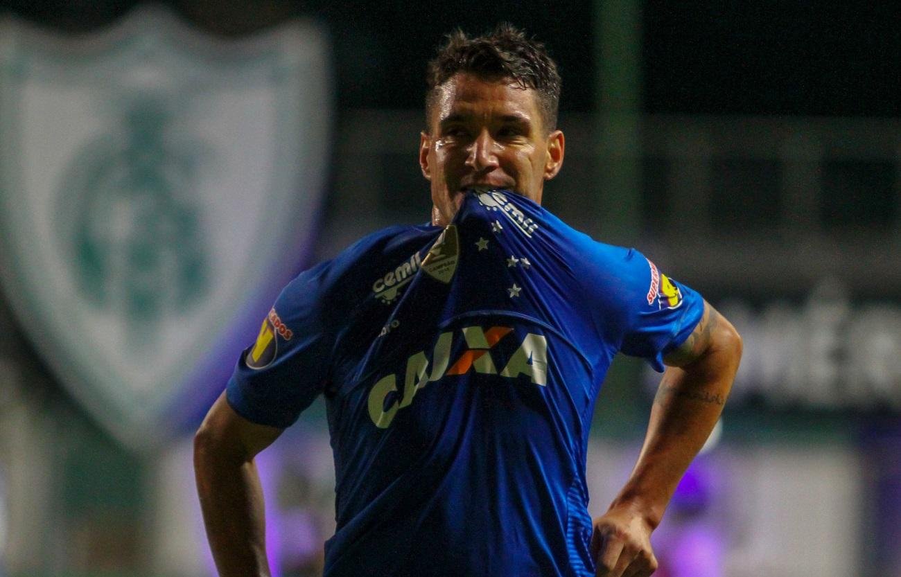 Empres&aacute;rio do jogador vai se reunir com o vice de futebol do clube mineiro para tratar do assunto