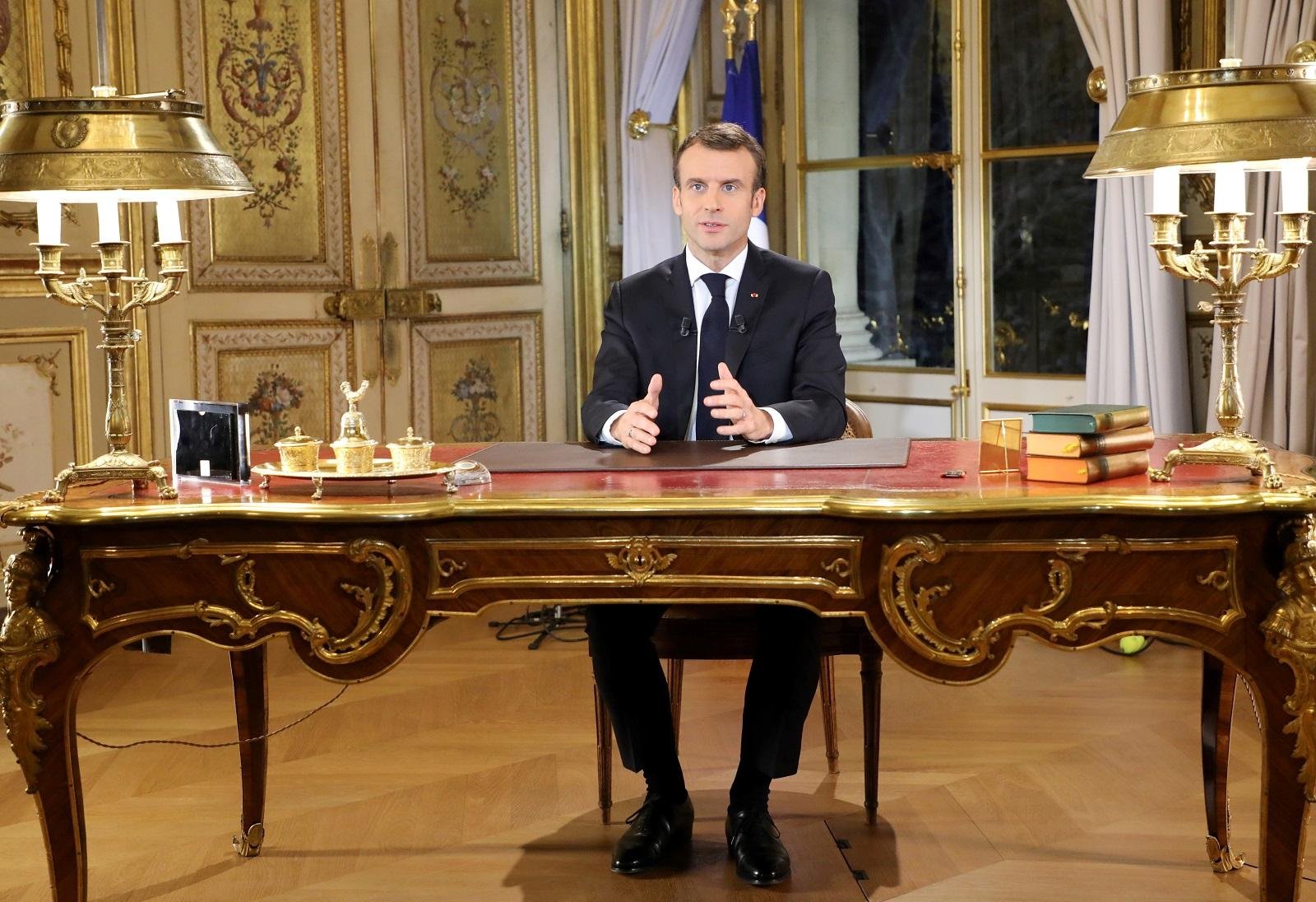 Fran&ccedil;a enfrenta onda de protestos por conta de insatisfa&ccedil;&atilde;o com a&ccedil;&otilde;es de governo