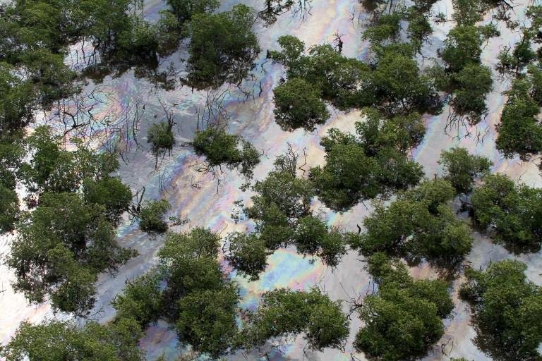 Roubo de petr&oacute;leo causa derramamento no Rio de Janeiro