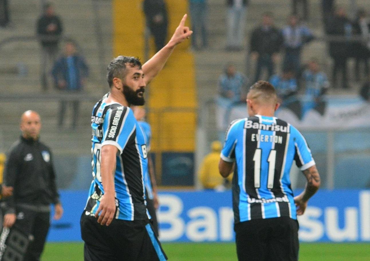 Camisa 10 deixa clube ap&oacute;s marcar 44 gols em 253 jogos pelo Tricolor