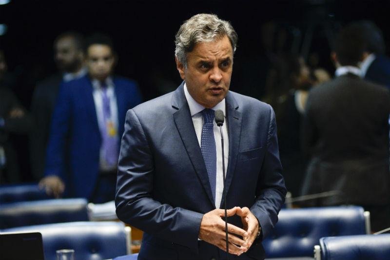 Ministro descarta pris&atilde;o domiciliar ao autorizar buscas em im&oacute;veis de A&eacute;cio  
