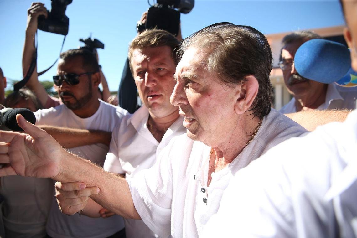 Por conta da agita&ccedil;&atilde;o, Jo&atilde;o de Deus ficou apenas dez minutos no local e foi embora