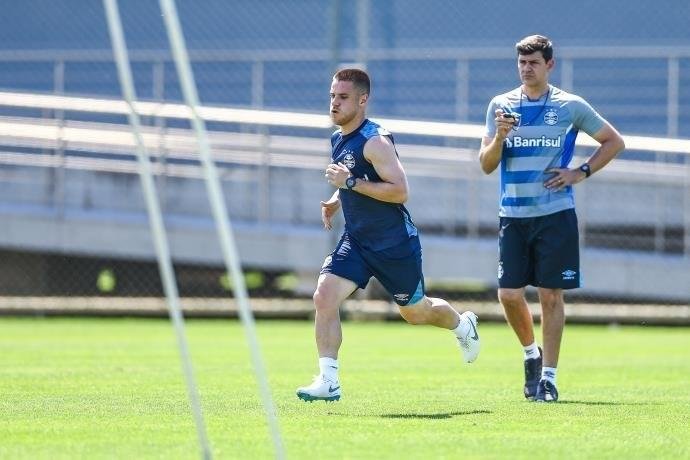 Ramiro est&aacute; pr&oacute;ximo de acertar sua sa&iacute;da para o Corinthians