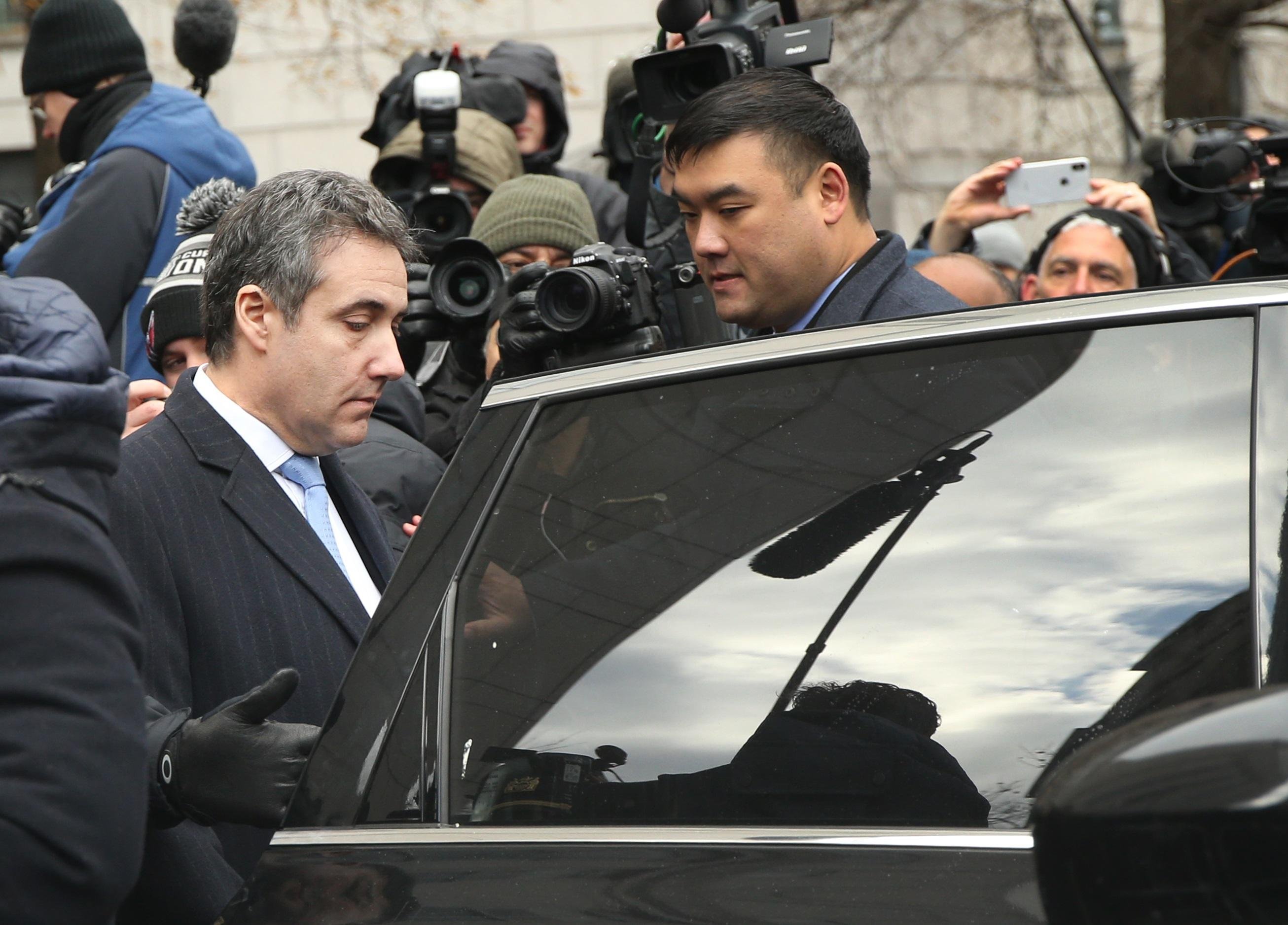 Michael Cohen declarou assumir responsabilidade por seus crimes, "inclusive os que envolvem" o presidente