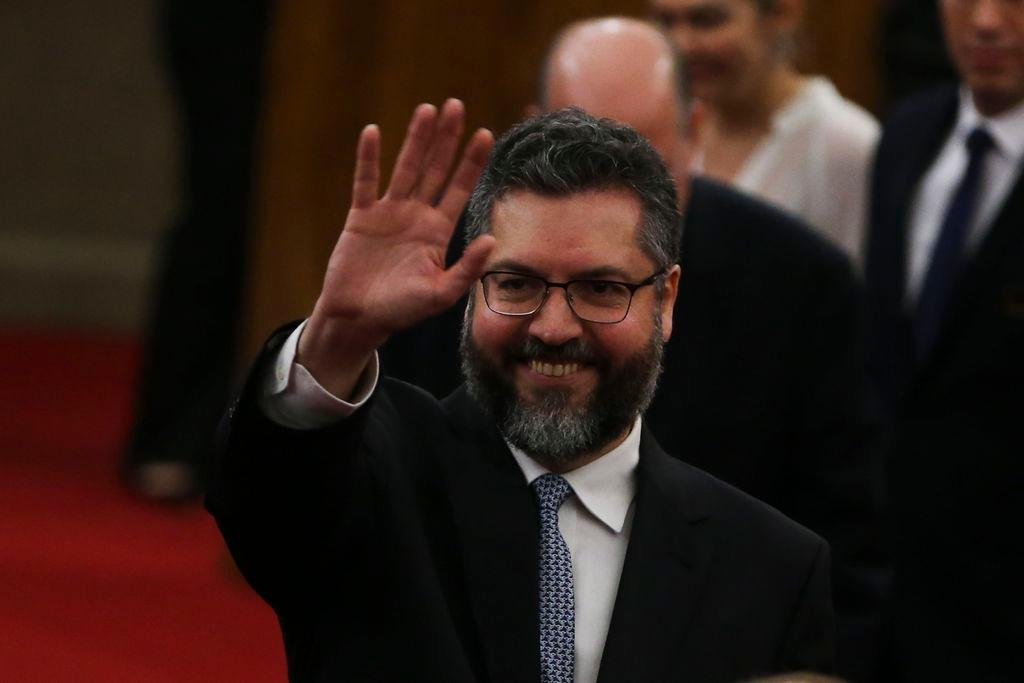 An&uacute;ncio do afastamento do novo governo foi feito no Twitter do futuro chanceler, Ernesto Ara&uacute;jo