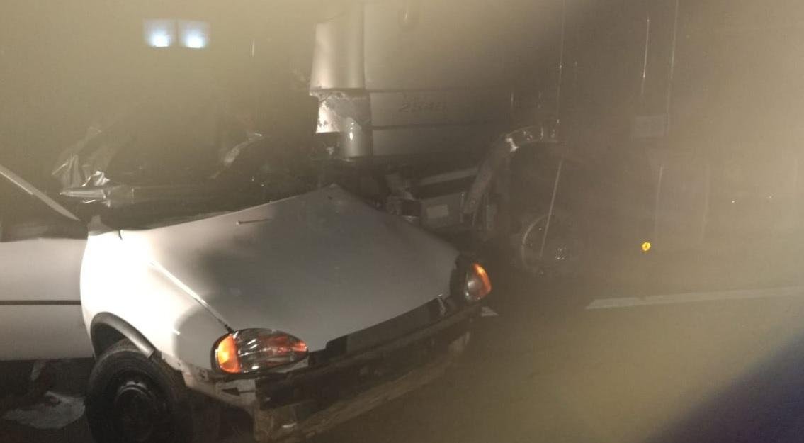 Colis&atilde;o entre carro e caminh&atilde;o quatro mortos na Serra 
