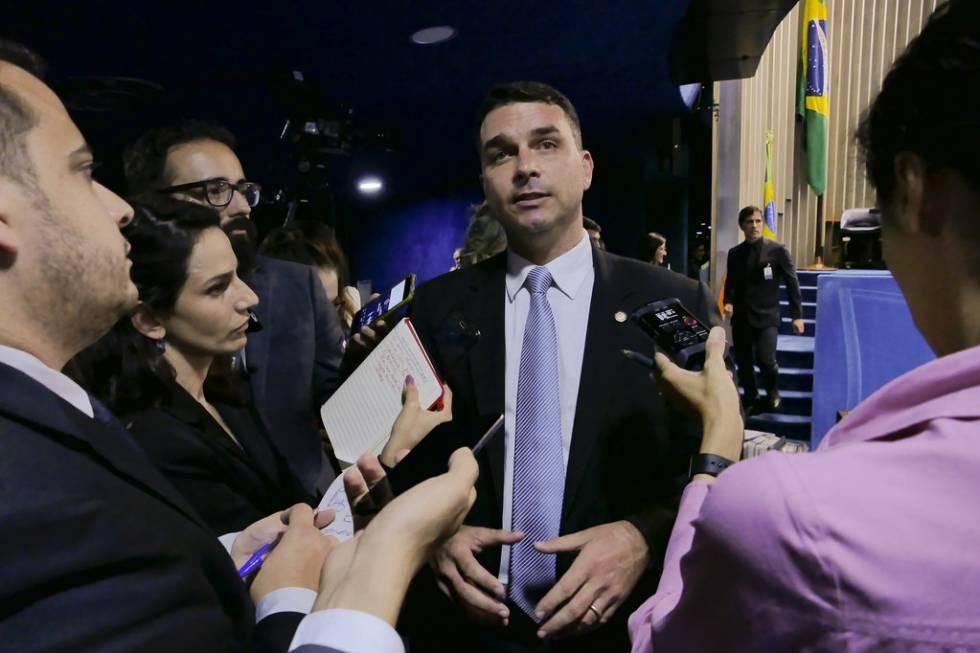 Fl&aacute;vio Bolsonaro afirma que n&atilde;o fez nada de errado