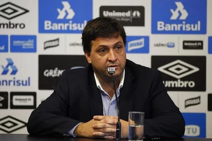 Atitudes de atletas jamais passam desapercebidas pelo departamento de futebol, diz Guerra 
