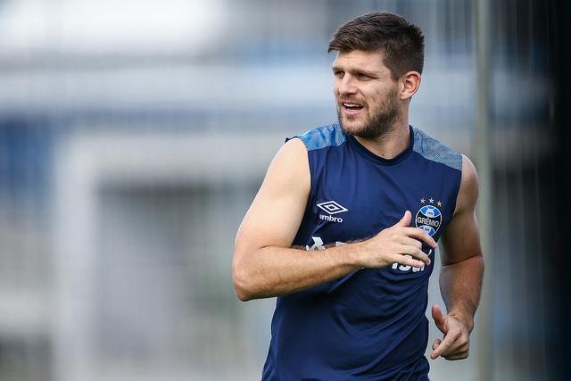 Boca Juniors demonstra interesse em Kannemann 