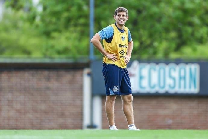 Kannemann brincou ao falar sobre o valor da sua cl&aacute;usula