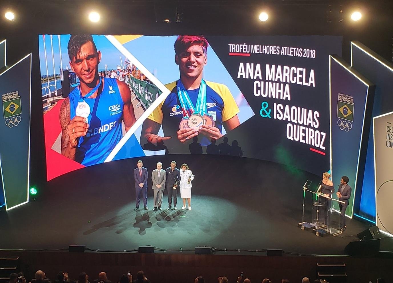 Cano&iacute;sta e nadadora de maratonas ganham pr&ecirc;mio do COB pela terceira e segunda vez, respectivamente