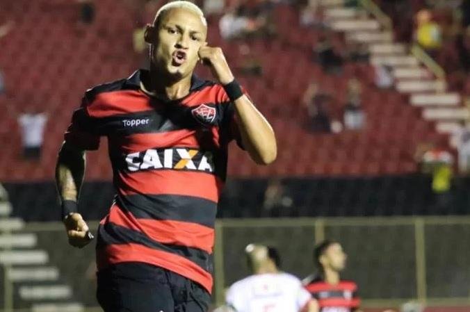 Inter fica pr&oacute;ximo de anunciar Ne&iacute;lton 