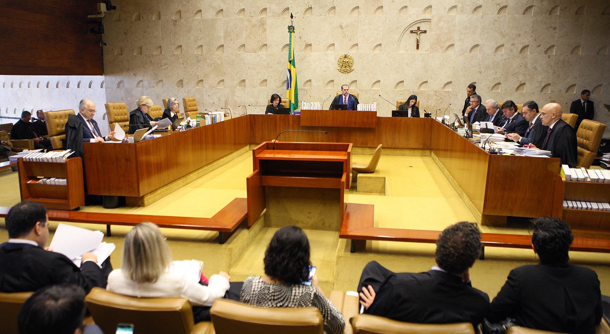 Tr&ecirc;s ministros votaram pela necessidade do aviso pr&eacute;vio