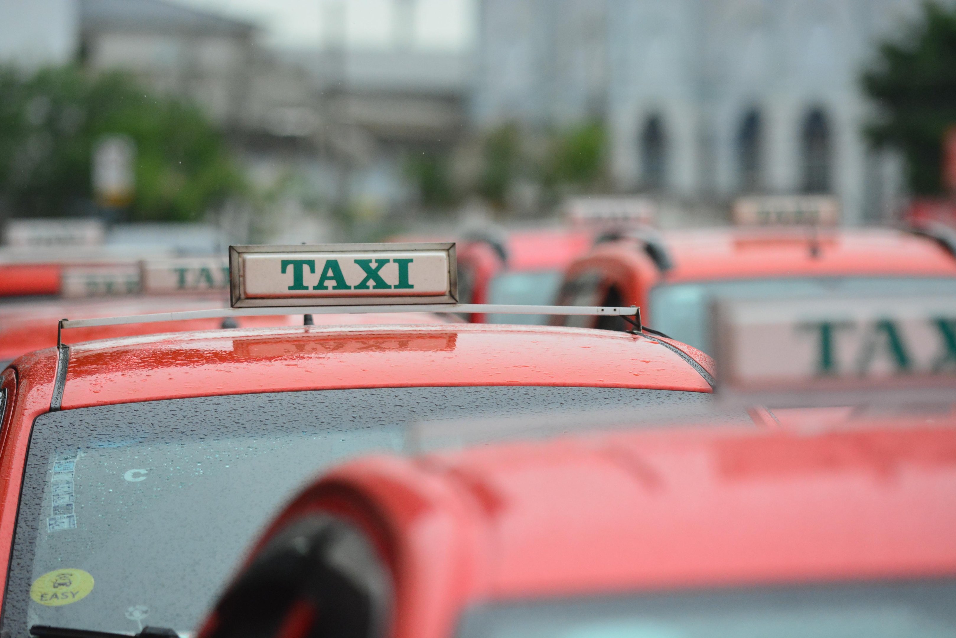 At&eacute; quinta-feira, 45% dos 7,6 mil taxistas de Porto Alegre entregaram o documento