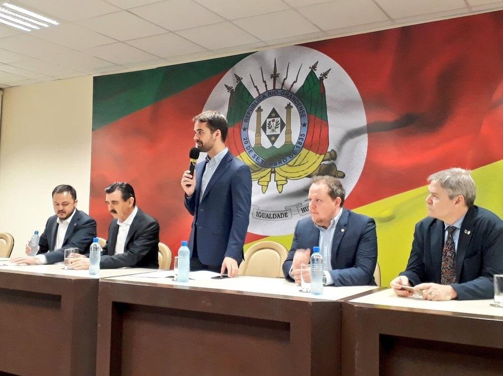 Leite anuncia tr&ecirc;s novos secret&aacute;rios de seu governo