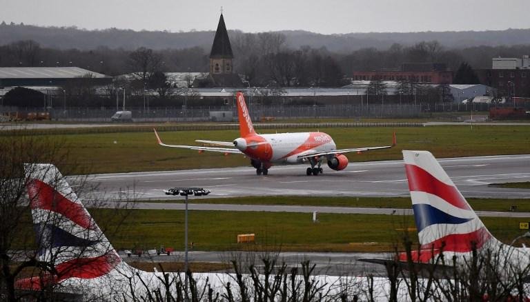 Voos voltam a ser suspensos em aeroporto de Londres