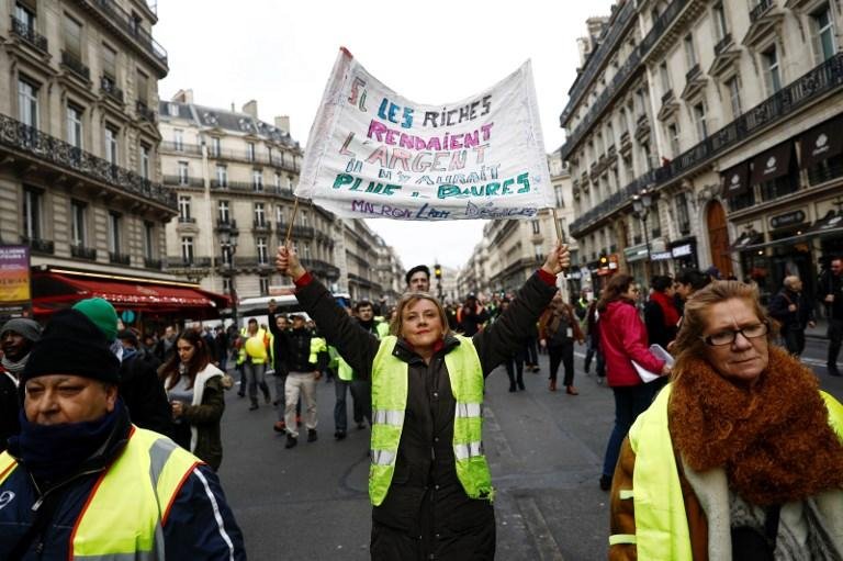Na semana passada, 69 mil integrantes das for&ccedil;as de seguran&ccedil;a estavam nas ruas, 8 mil deles em Paris