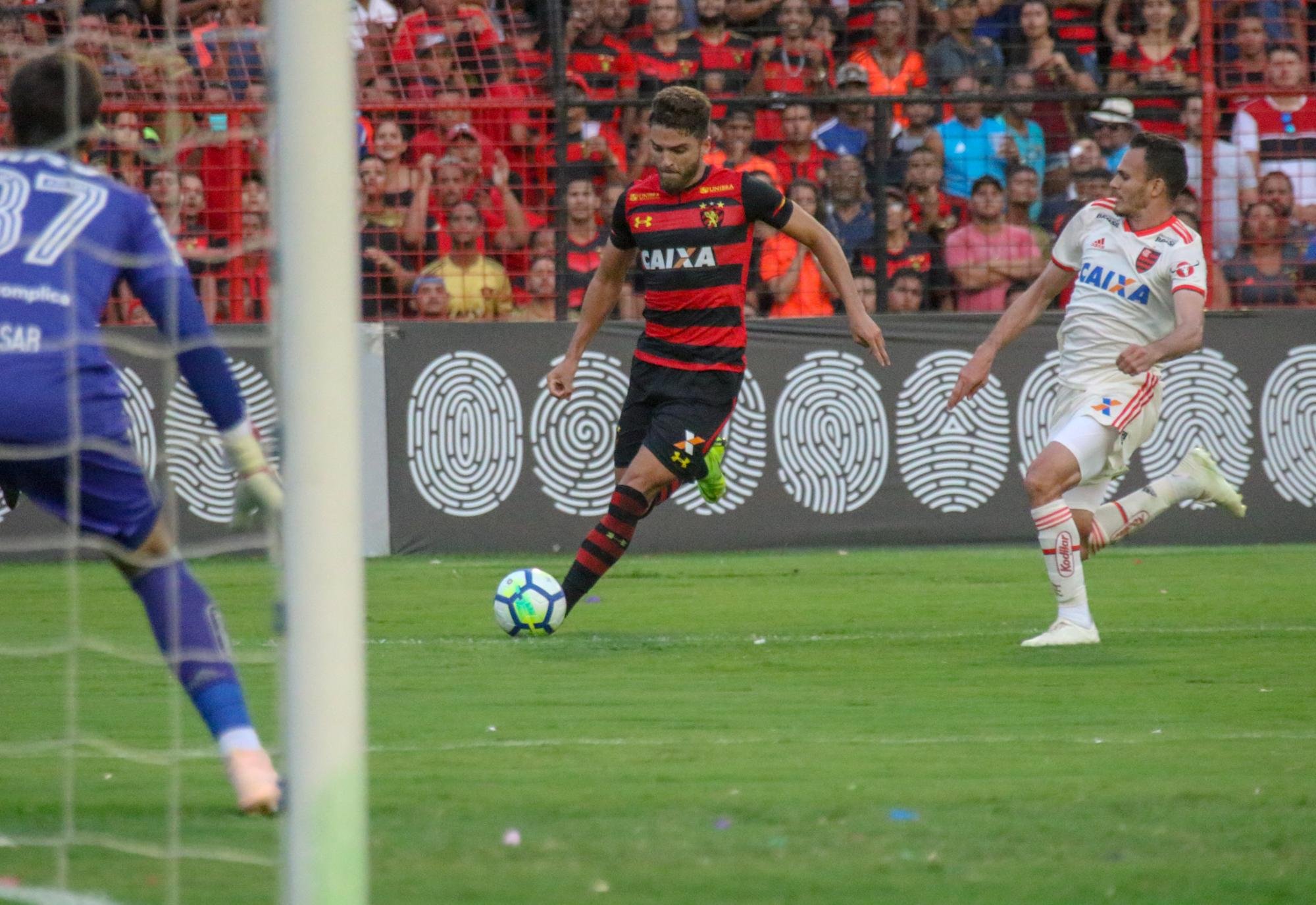 Vasco da Gama contratou o lateral Cl&aacute;udio Winck 