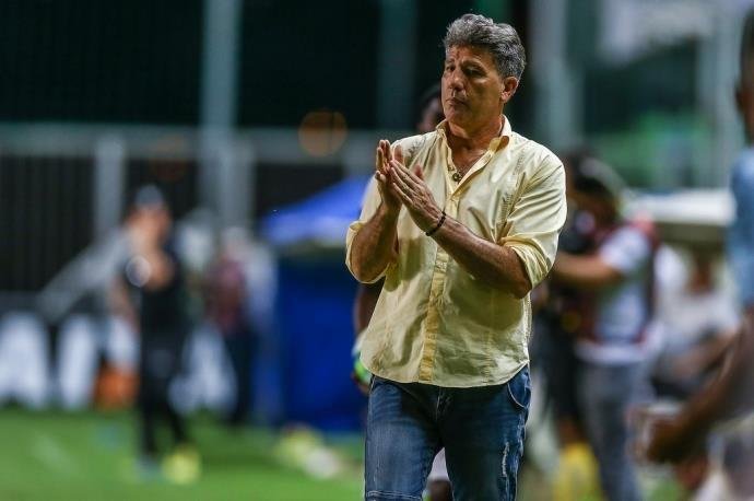 Renato voltou a falar sobre desejo de contar com Thiago Neves