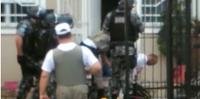 Agressor de Cachoeirinha foi cercado por policiais da BM e se rendeu