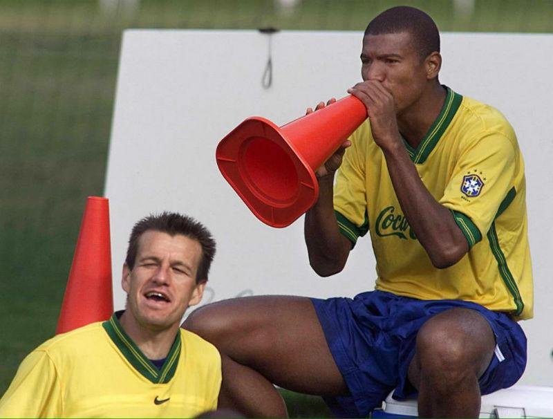 J&uacute;nior Baiano j&aacute; defendeu a Sele&ccedil;&atilde;o Brasileira ao lado de Dunga 