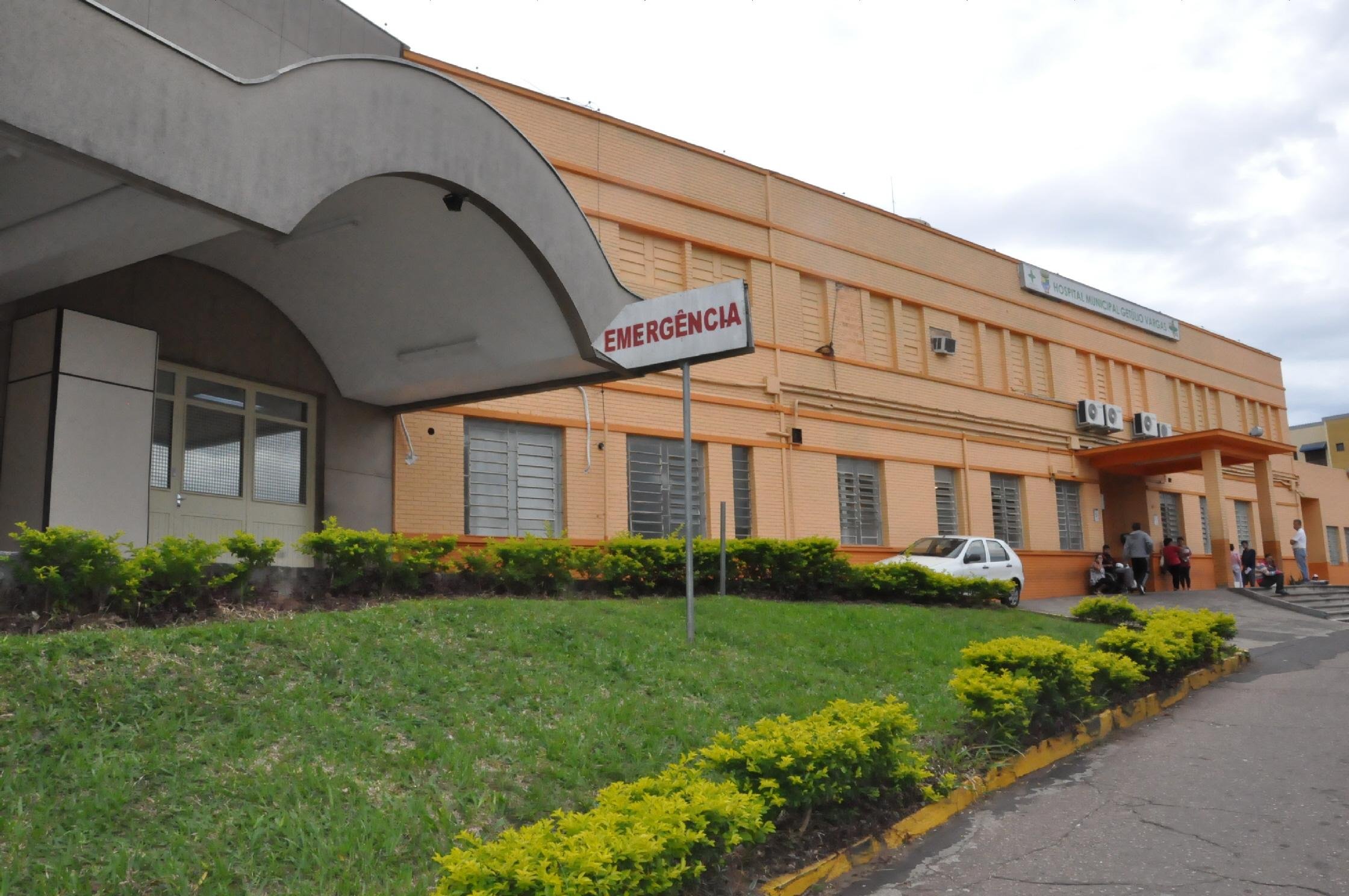 Funcion&aacute;rios do hospital podem parar