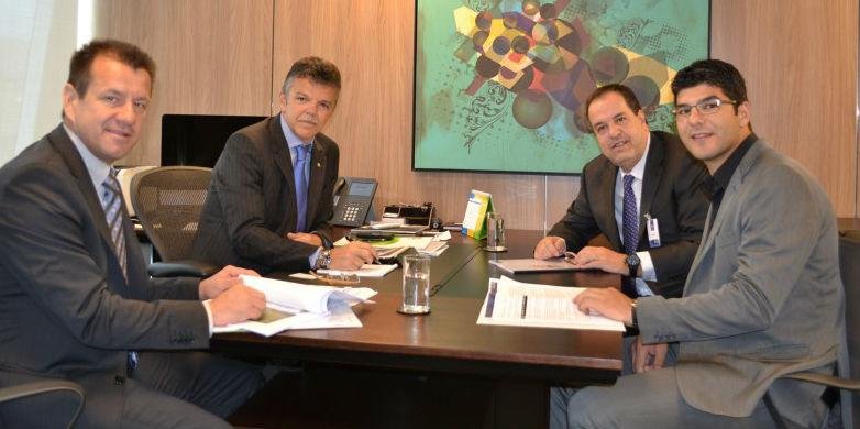Luiz Vivian (de &oacute;culos) ser&aacute; anunciado na pr&oacute;xima semana