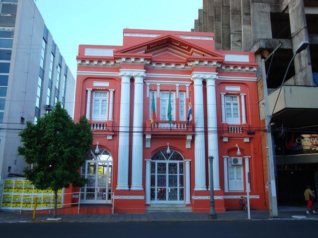 Os projetos foram aprovados nesta quinta-feira na C&acirc;mara de Vereadores