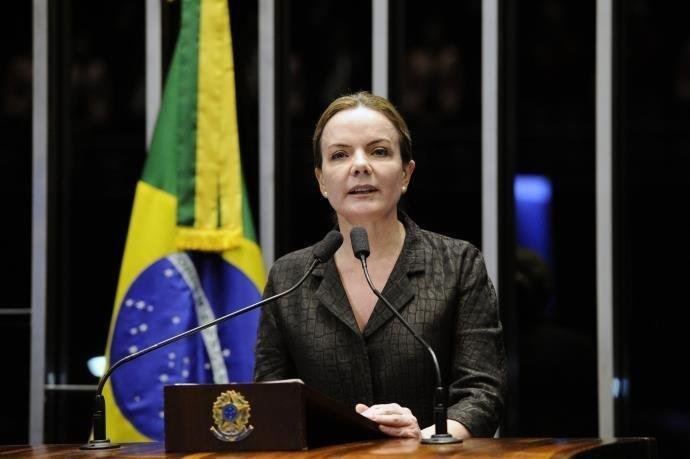 Documento foi assinado por Gleisi Hoffmann e outros l&iacute;deres do partido