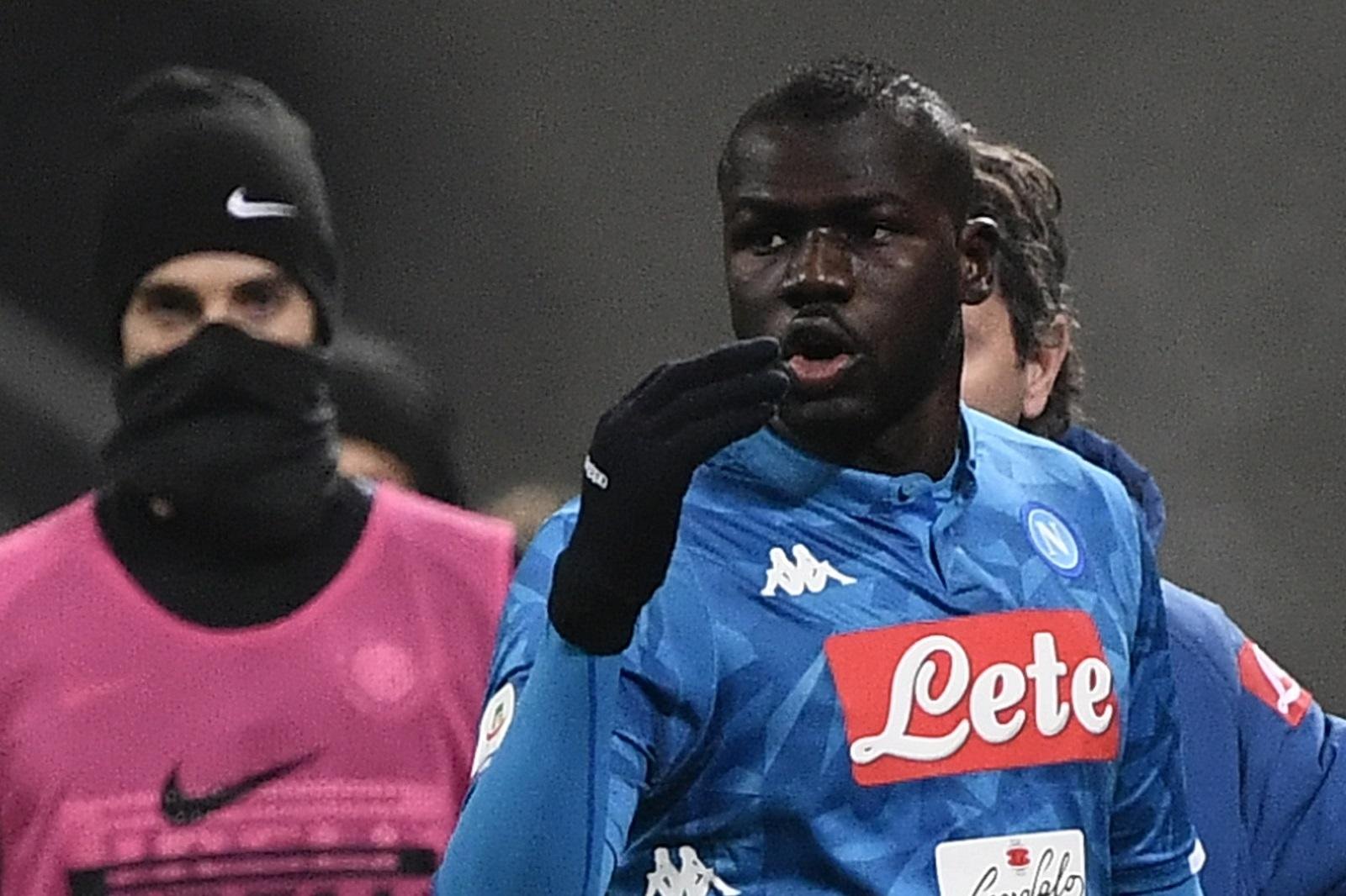 Senegal&ecirc;s Koulibaly foi alvo de gritos imitando macaco mesmo ap&oacute;s avisos em sistema de som