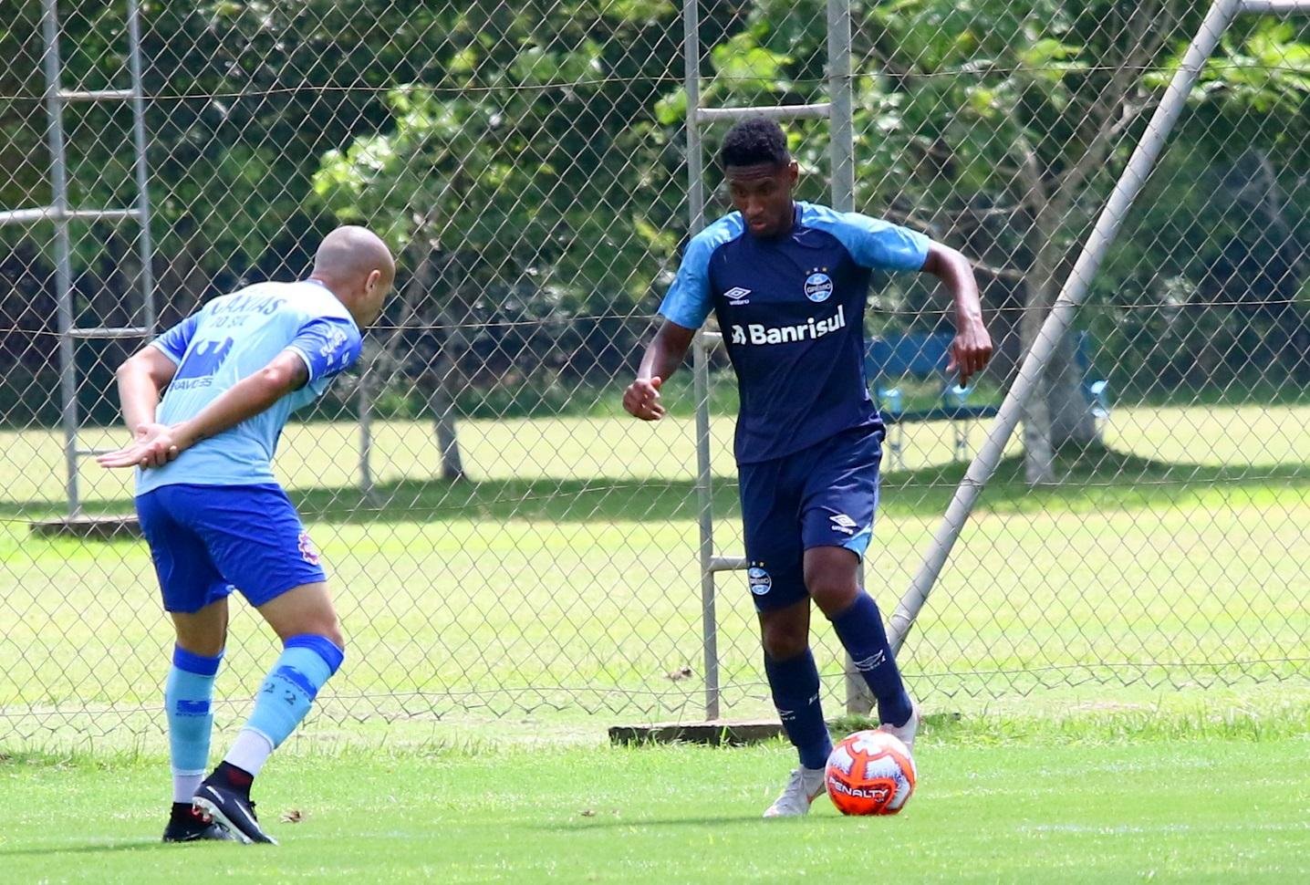 Atacante Tet&ecirc; &eacute; um dos destaques e deve ganhar oportunidades no grupo de Renato