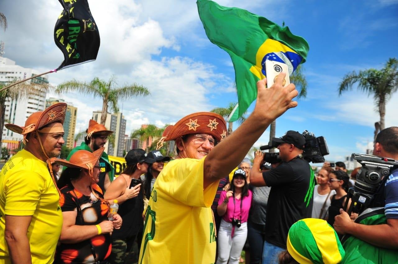 Apoiadores de Bolsonaro foram a Bras&iacute;lia para a posse