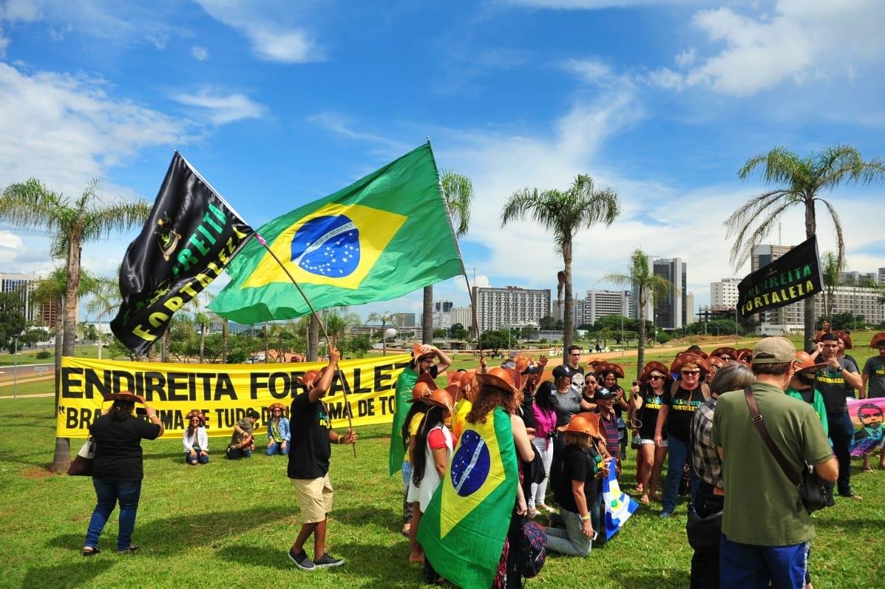Grupos de apoiadores de Bolsonaro est&atilde;o em Bras&iacute;lia para a posse