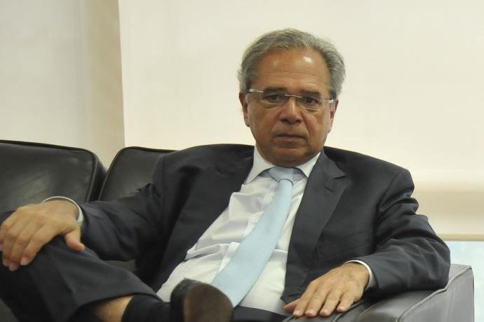Pouco antes da posse de Bolsonaro, Guedes j&aacute; trabalhava na an&aacute;lise de seis a sete medidas baixadas por Temer