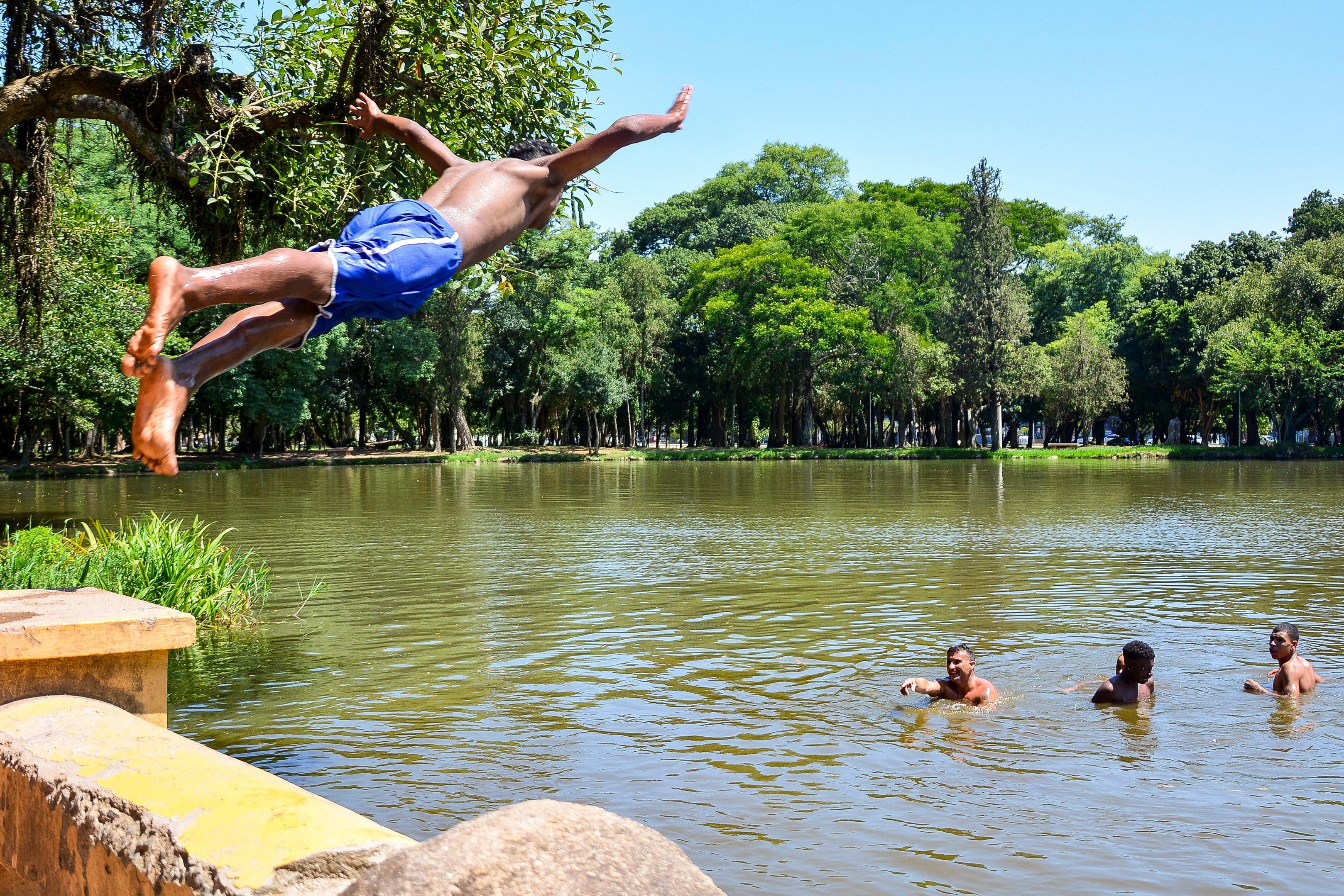 Sensa&ccedil;&atilde;o t&eacute;rmica chegou a 50&deg;C em Porto Alegre
