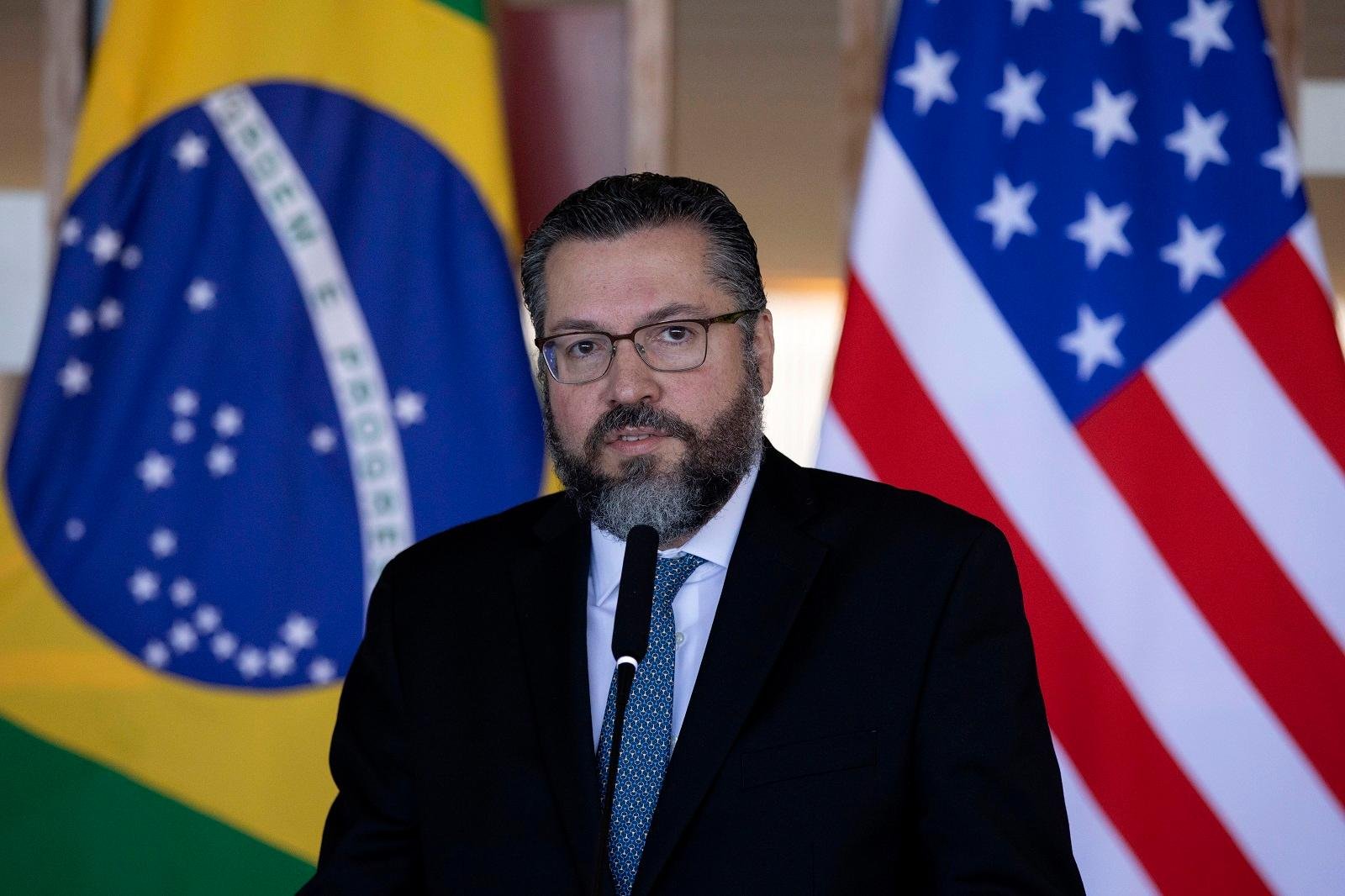 Novo chanceler projetou posi&ccedil;&otilde;es de "for&ccedil;a" nas rela&ccedil;&otilde;es exteriores e se alinhou &agrave;s pol&iacute;ticas dos EUA