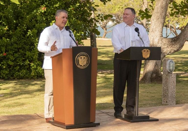 Mike Pompeo, seguiu para Cartagena, na Col&ocirc;mbia, onde se reuniu com o presidente colombiano, Iv&aacute;n Duque