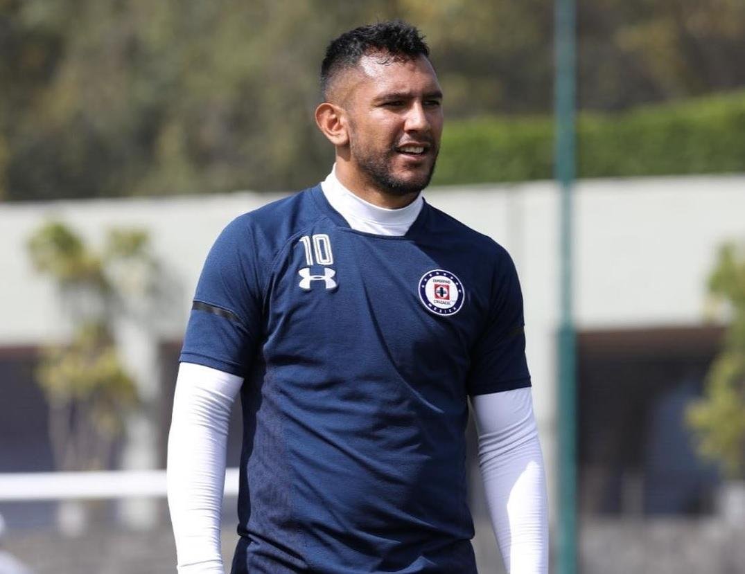 Gr&ecirc;mio tenta fechar a contrata&ccedil;&atilde;o de Walter Montoya