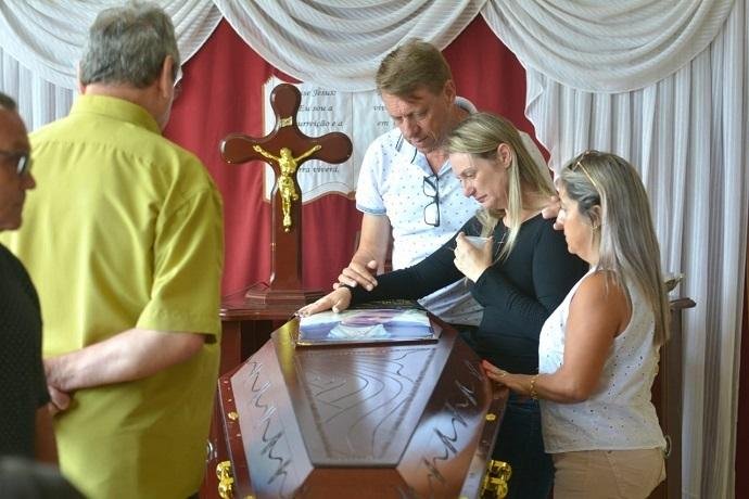 Sepultamento ocorre na tarde deste s&aacute;bado