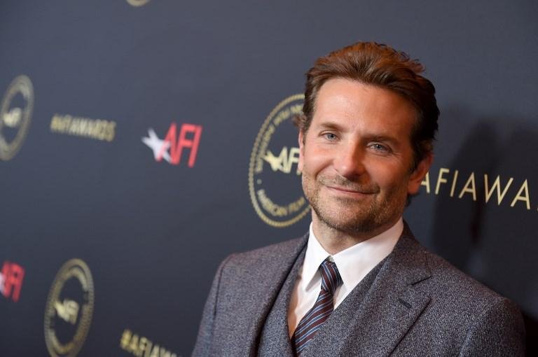 Bradley Cooper concorre a Melhor Diretor em Longa-Metragem e Melhor Diretor Estreante em Longa-Metragem