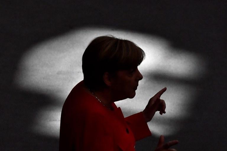 Hackers divulgaram na internet dados pessoais de pol&iacute;ticos e celebridades