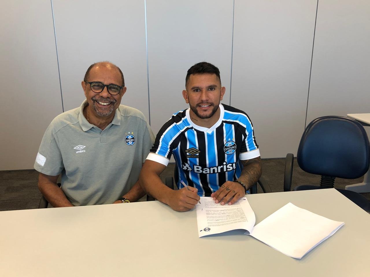 Gr&ecirc;mio oficializou a contrata&ccedil;&atilde;o de Montoya