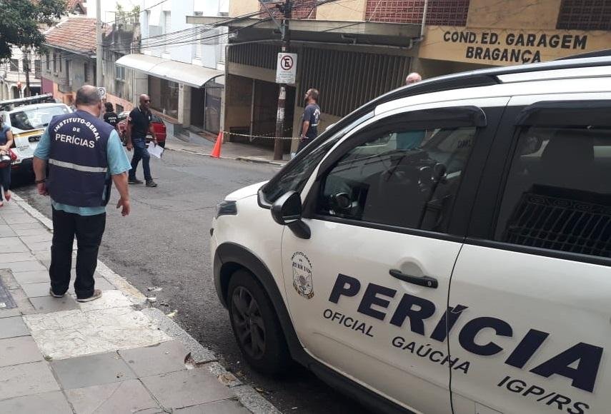 Jovem &eacute; morto a tiros no centro de Porto Alegre