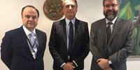 Jair Bolsonaro postou foto com Vilalva e Araújo