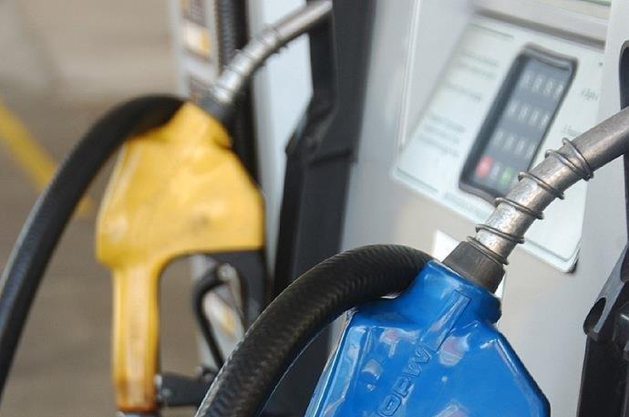 Gasolina tem aumento de 2% nas refinarias nesta sexta
