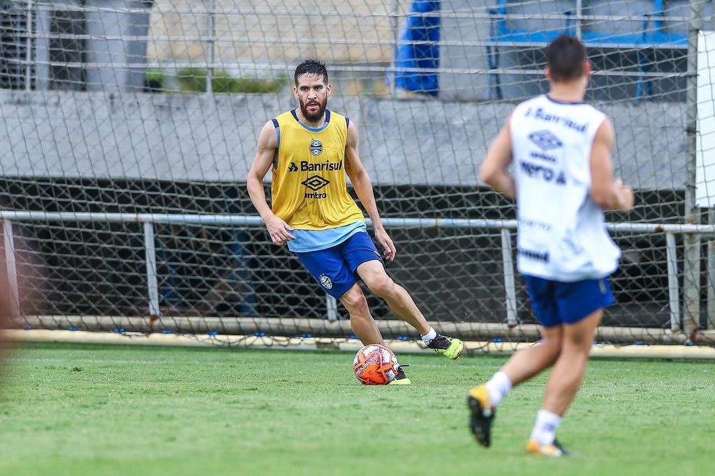Marcelo Oliveira atuou ao lado de Paulo Miranda na zaga